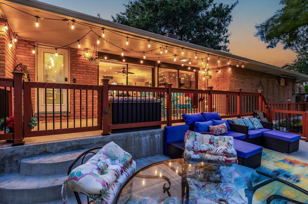 702 Timber Cv Dr, Taylor Lake Village TX 77586-4617 exterior