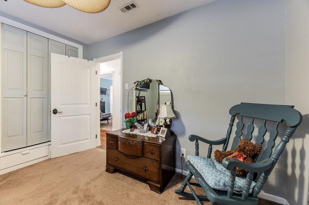 702 Timber Cv Dr, Taylor Lake Village TX 77586-4617 exterior