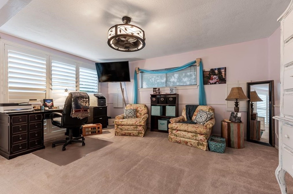 702 Timber Cv Dr, Taylor Lake Village TX 77586-4617 exterior