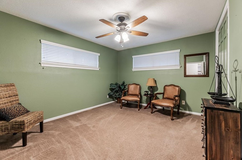 702 Timber Cv Dr, Taylor Lake Village TX 77586-4617 exterior