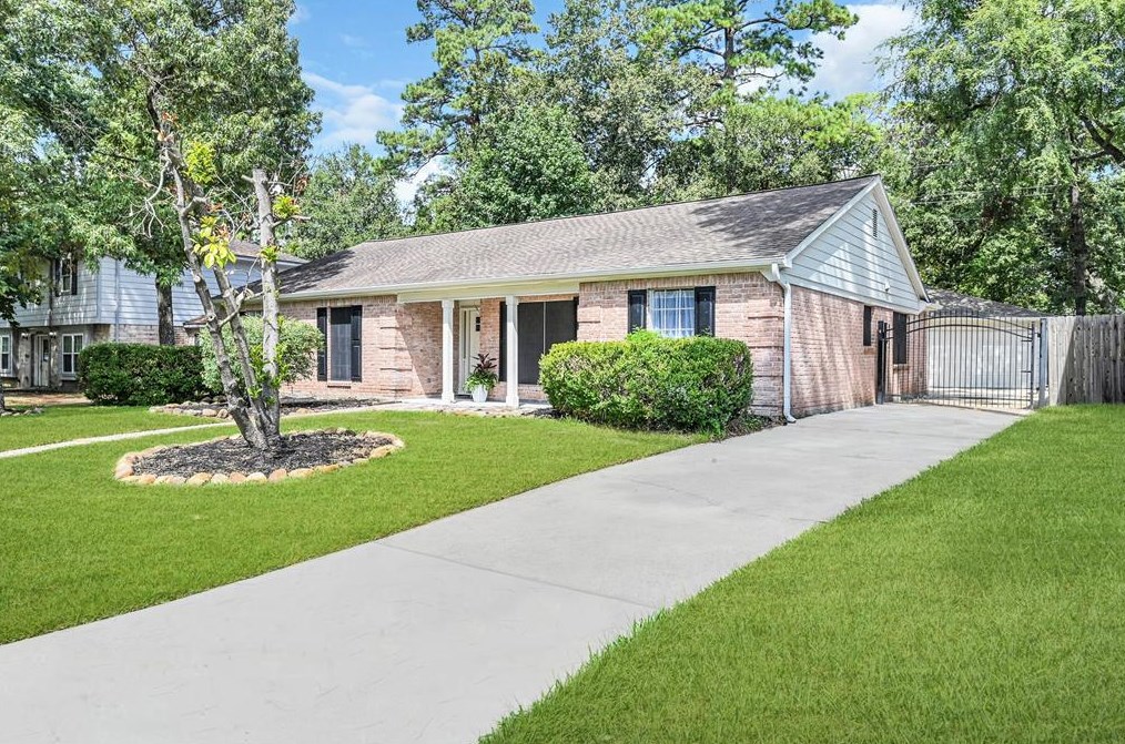 7622 Kleingreen Ln, Spring TX  77379-7268 exterior