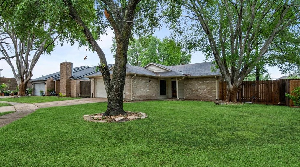 11506 Stansberg Dr, Houston, TX 77066-5105