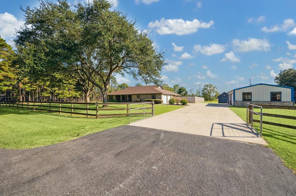 13021 Jan Ln, Santa Fe, TX 77510