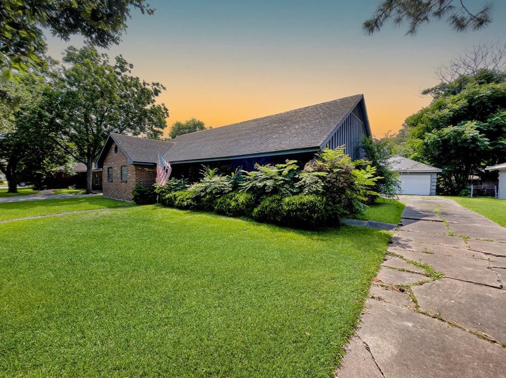 5230 Bellfort Ave, Houston, TX 77035-5309