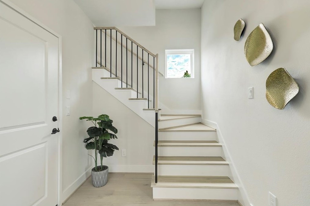 2204 Lou Ellen Ln, Houston, TX 77018-6035