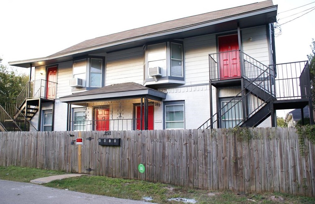 2511 Rosalie St, Houston, TX 77004-3136