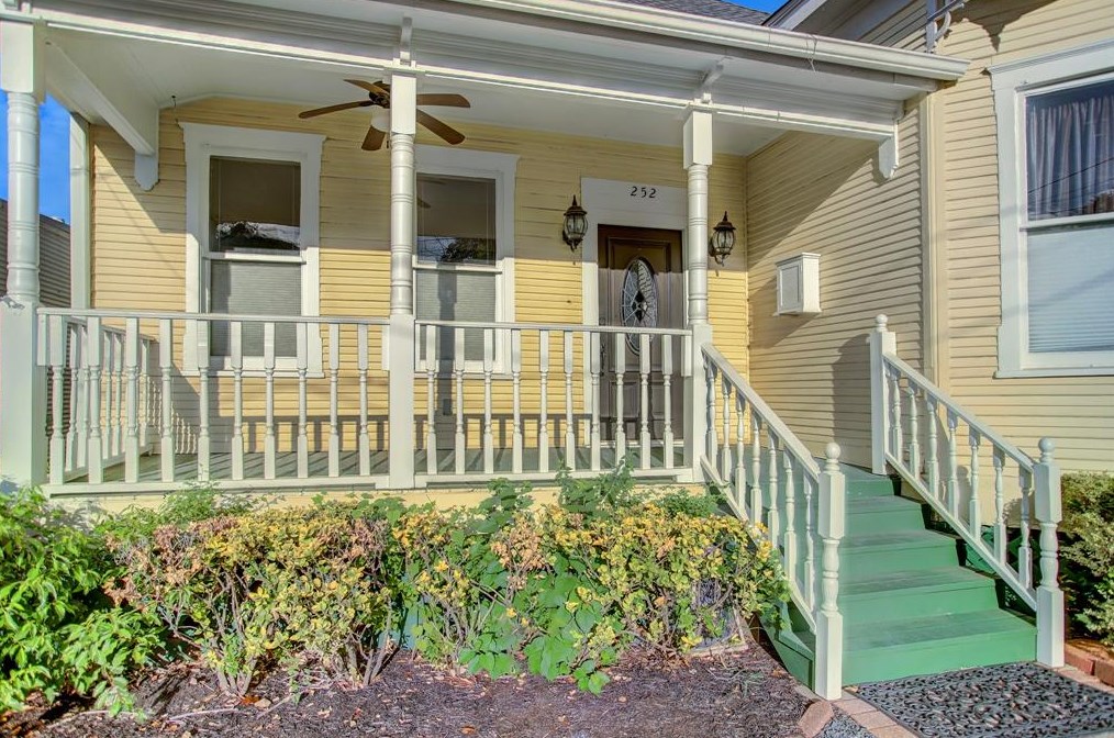 252 Malone St, Houston, TX 77007