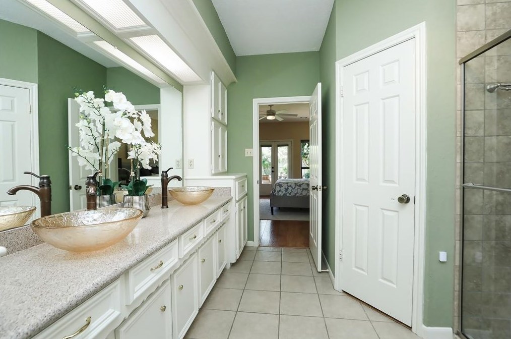 16218 Kempton Park Dr, Spring TX 77379-6798 exterior