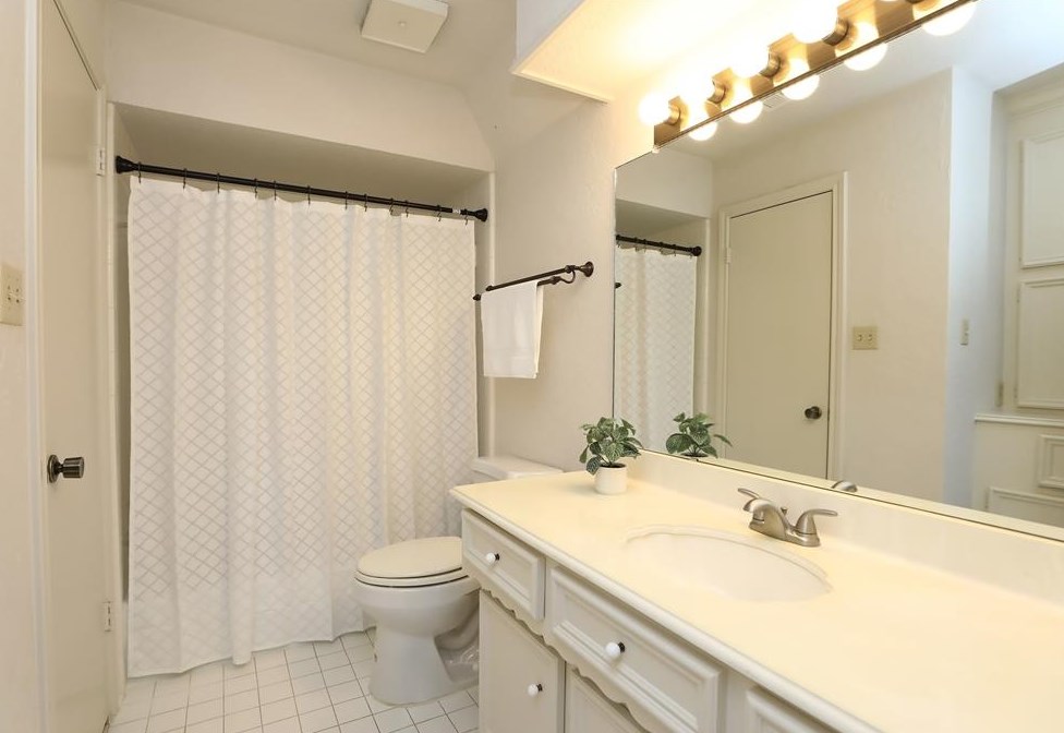 16218 Kempton Park Dr, Spring TX 77379-6798 exterior