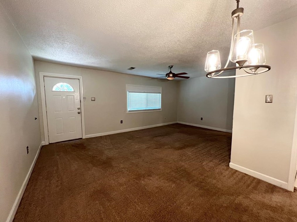 5946 Southmont St, Houston, TX 77033-1024