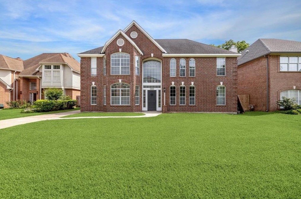5217 Laurel St, Bellaire, TX 77401-3926