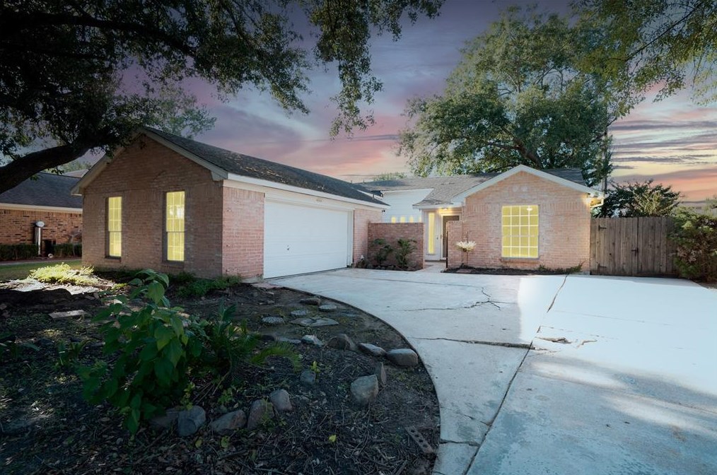 10218 Golden Sunshine Dr, Houston, TX 77064-4124