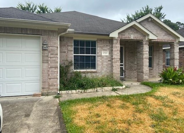 1713 Longview St, Conroe, TX 77301