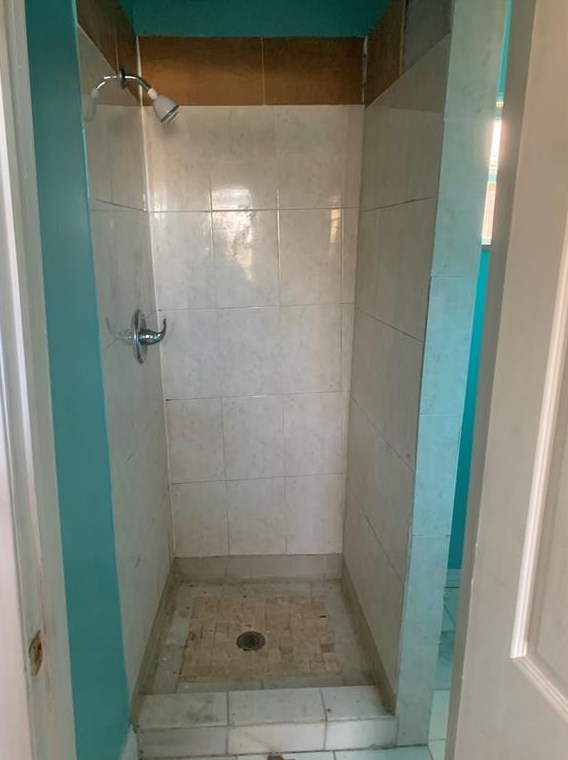 2612 Lorraine St, Houston TX  77026-7331 exterior