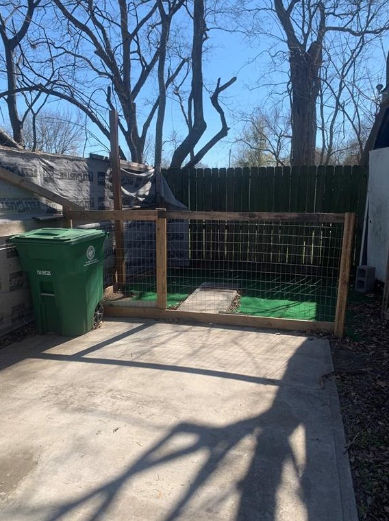 2612 Lorraine St, Houston TX  77026-7331 exterior