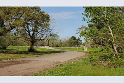 105 Country Oaks Street, Brazoria, TX 77422 - Photo 2