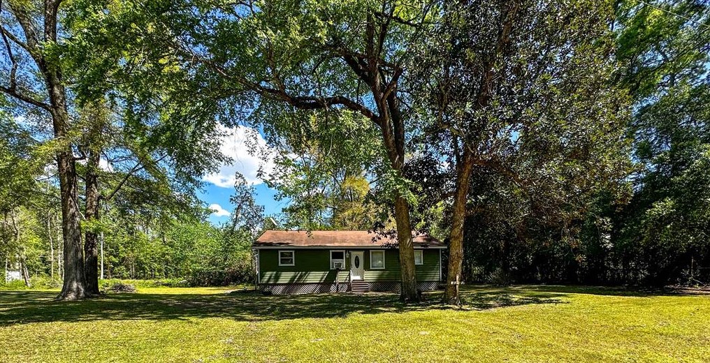 979 Hillbilly Heaven Rd, Livingston, TX 77351-7707