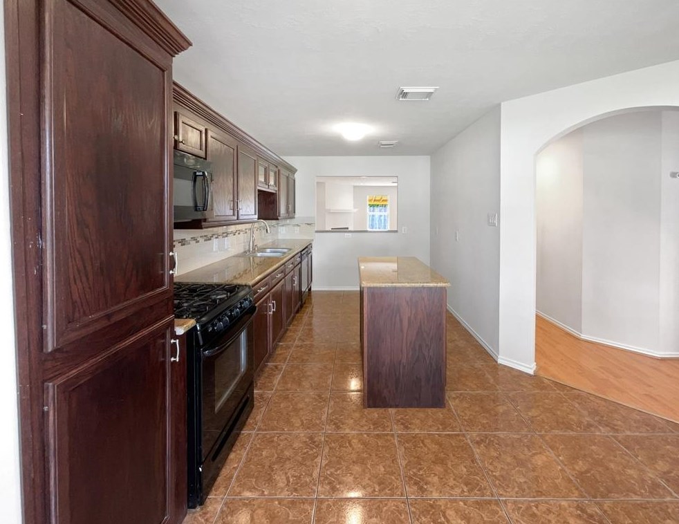 12519 Rubin St, Houston, TX 77047-2833