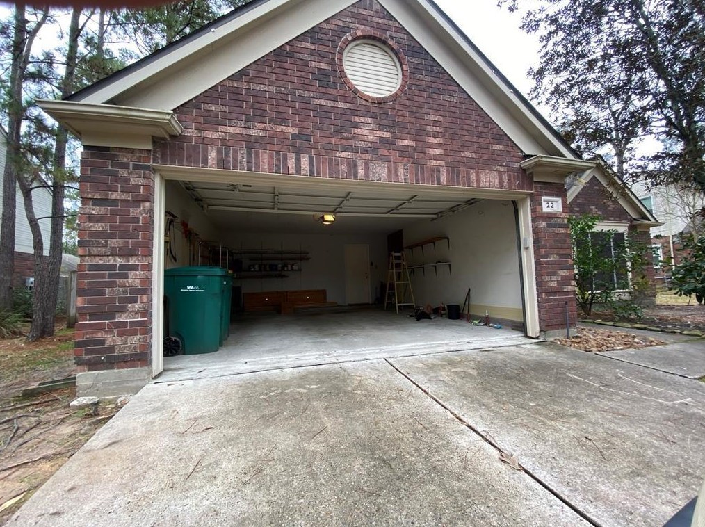 22 Lush Meadow Pl, Spring TX  77381-6012 exterior