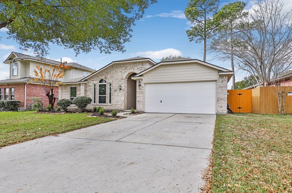 21907 Woodland Heights Ln, Spring TX  77373-4925 exterior