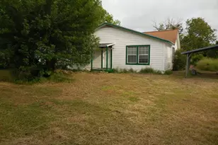 628 Austin St W, Matagorda, TX 77457 - Photo 4