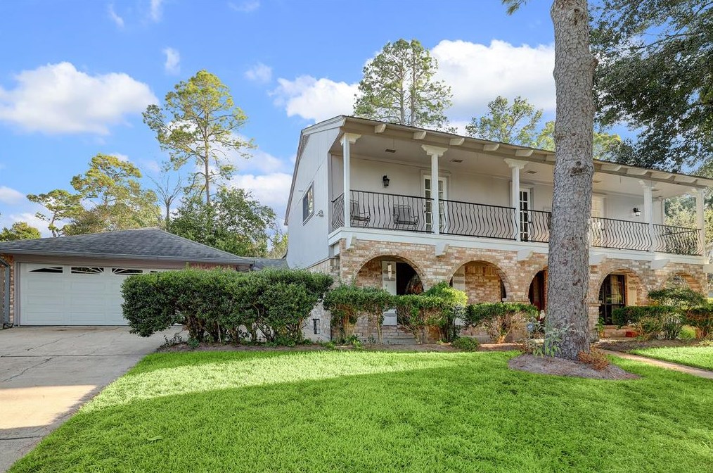 9 Rocky Ln, Houston, TX 77040-1522