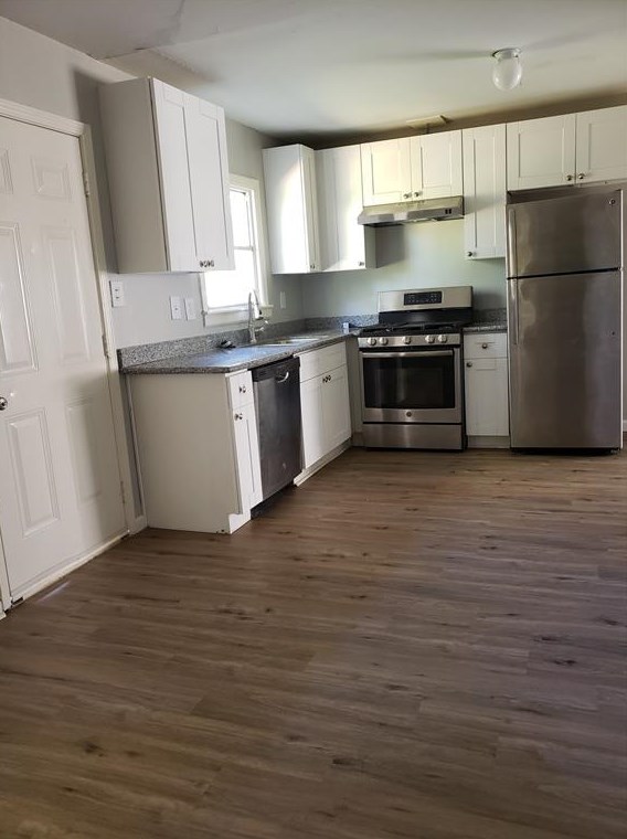 624 W Peach St, Angleton, TX 77515