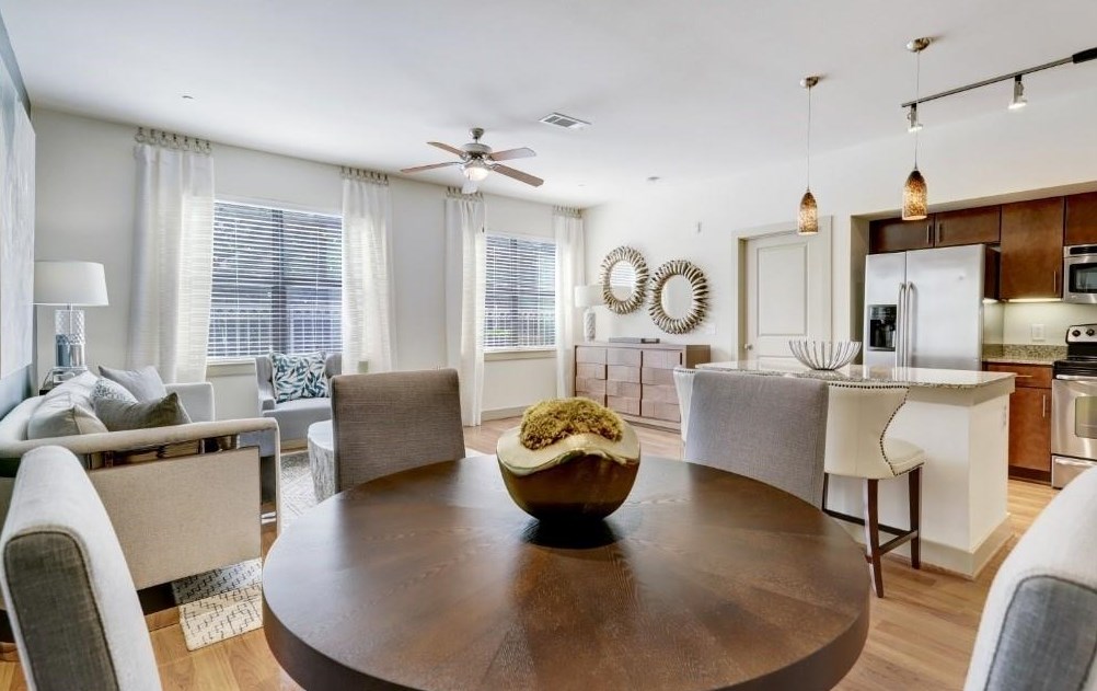 2221 W Dallas St #4104, Houston, TX 77019