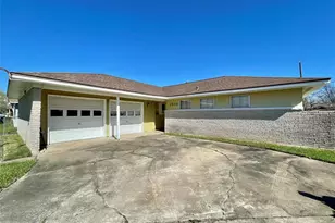 1510 W 11th St, Freeport, TX 77541 - Photo 4