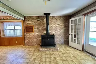 1510 W 11th St, Freeport, TX 77541 - Photo 10