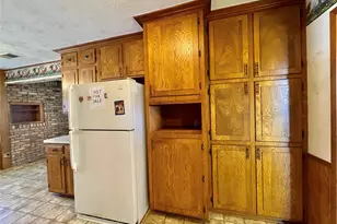 1510 W 11th St, Freeport, TX 77541 - Photo 16