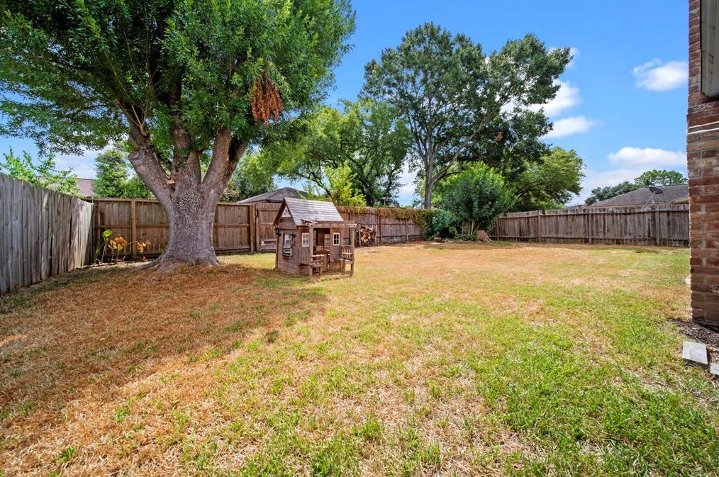 6615 Escondido Dr, Houston TX  77083-1111 exterior