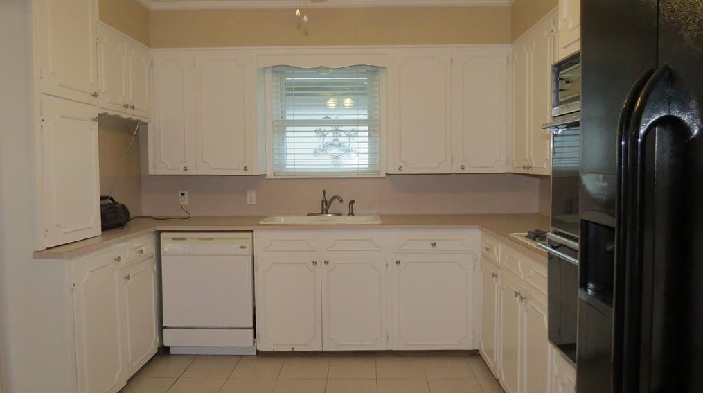 214 E Obryant St, Bellvue, TX 77418