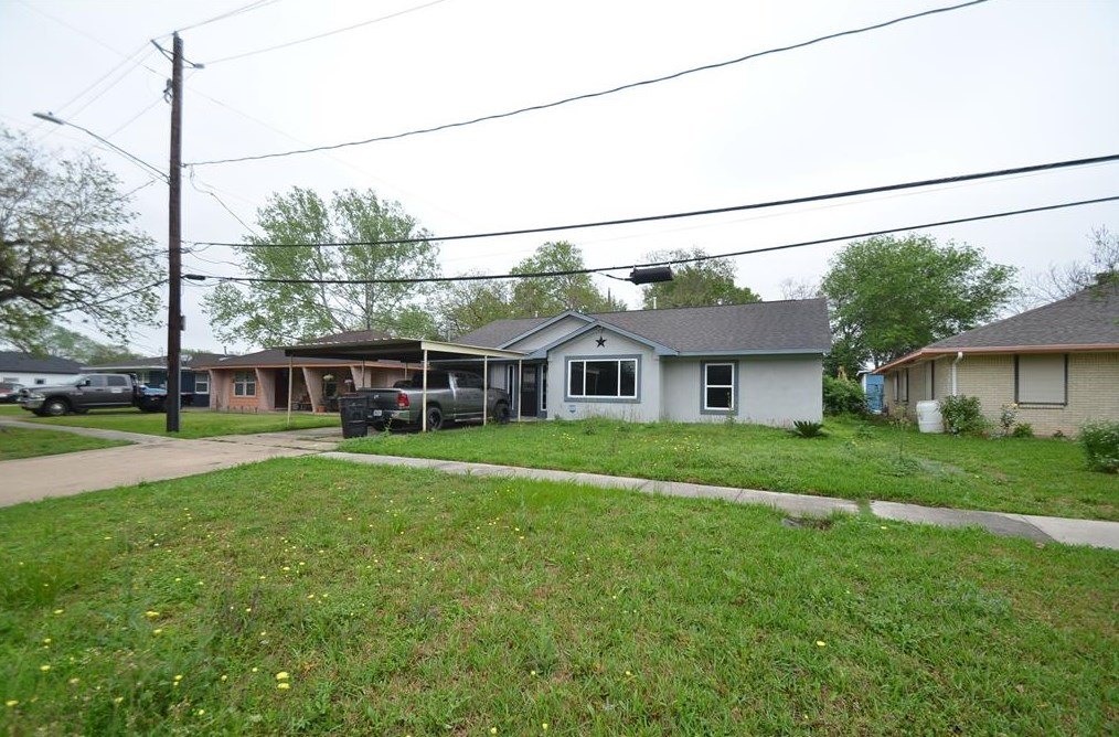 2351 Minnesota St, Houston, TX 77034-1126