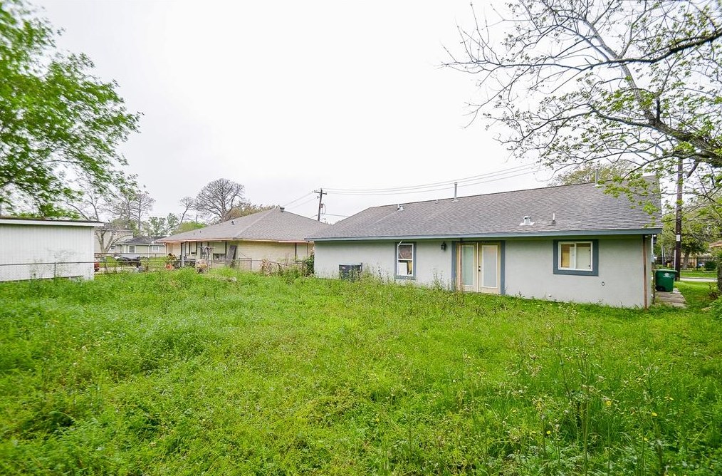 2351 Minnesota St, Houston TX  77034-1121 exterior