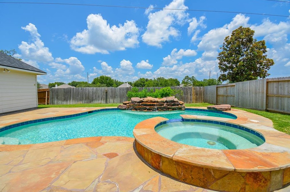 6806 Mistyleaf Ln, Sugar Land, TX 77479-4842