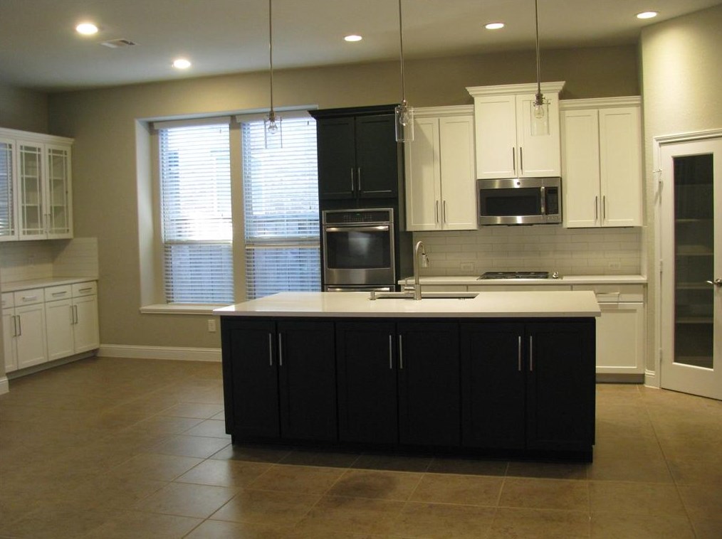 55 Inland Prairie Dr, Tomball, TX 77375