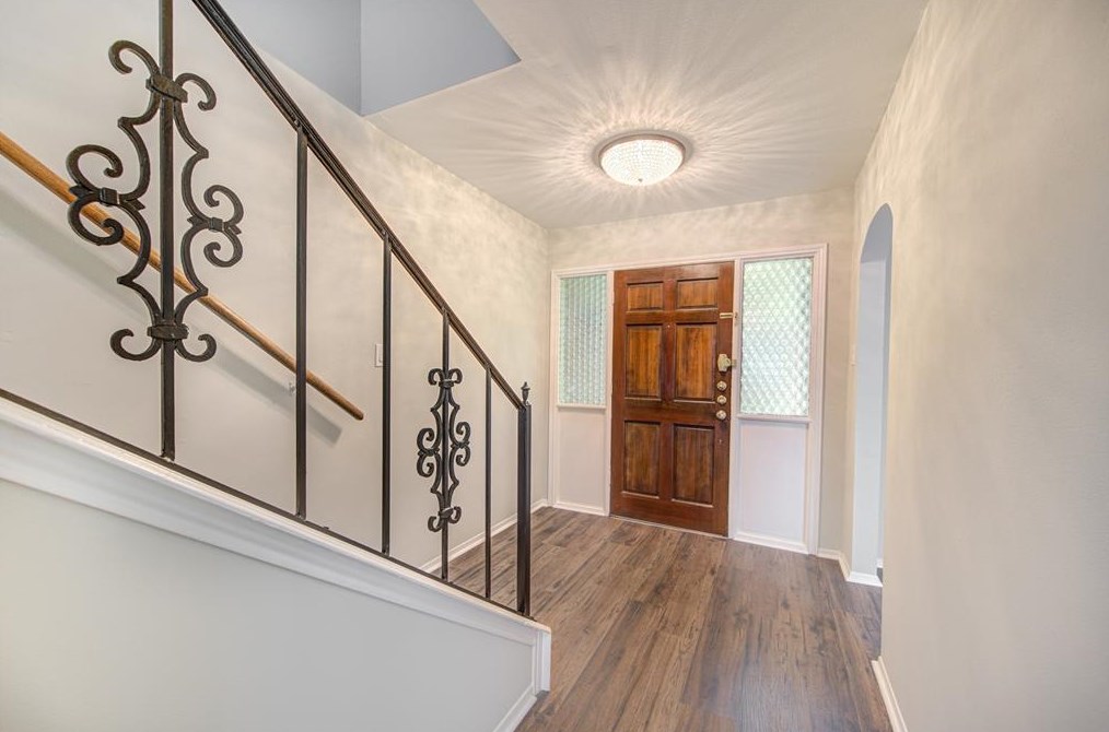 13176 Trail Hollow Dr, Houston, TX 77079