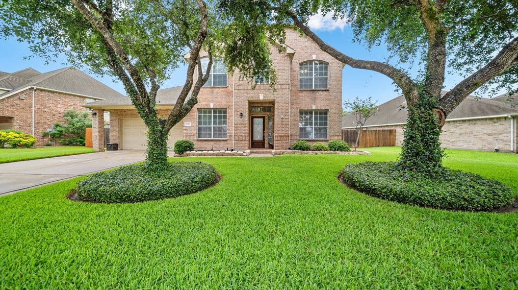 3423 Walden Creek Ln, Pearland, TX 77581-4370
