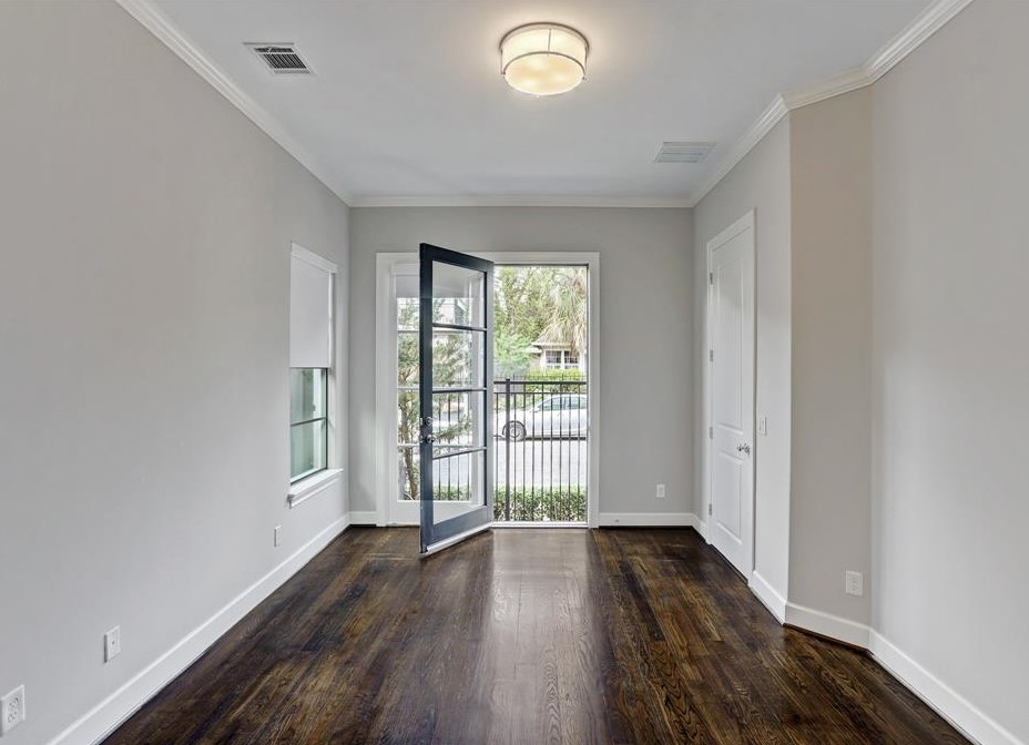 535 Bell St, Houston TX  77019-4474 exterior