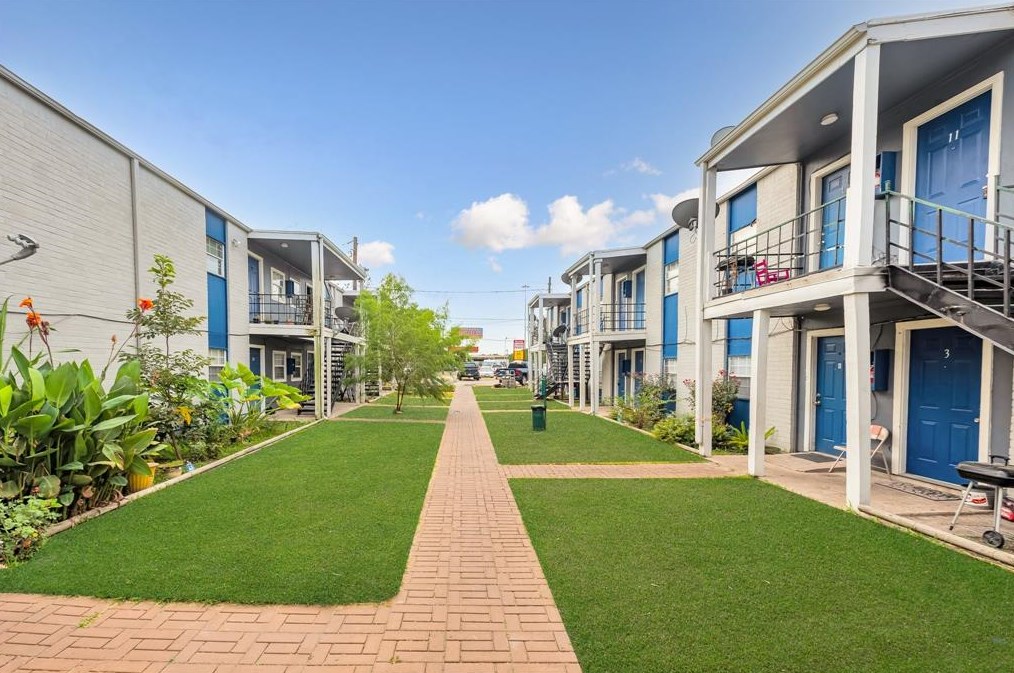 1802 N Wayside Dr #22, Houston, TX 77020