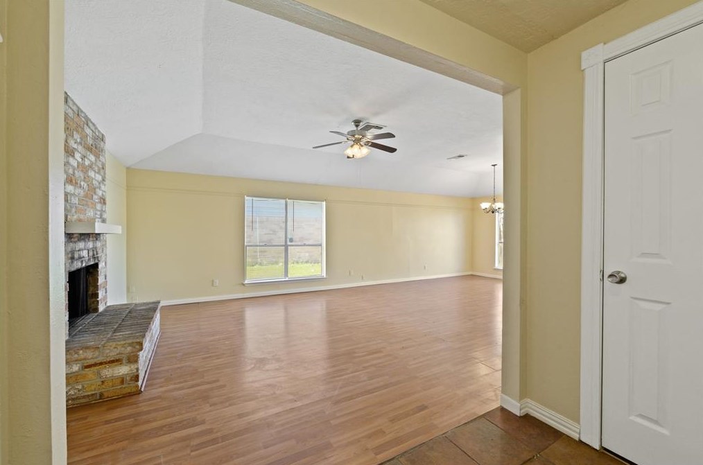 602 Leicester Ln, Houston, TX 77034-5446