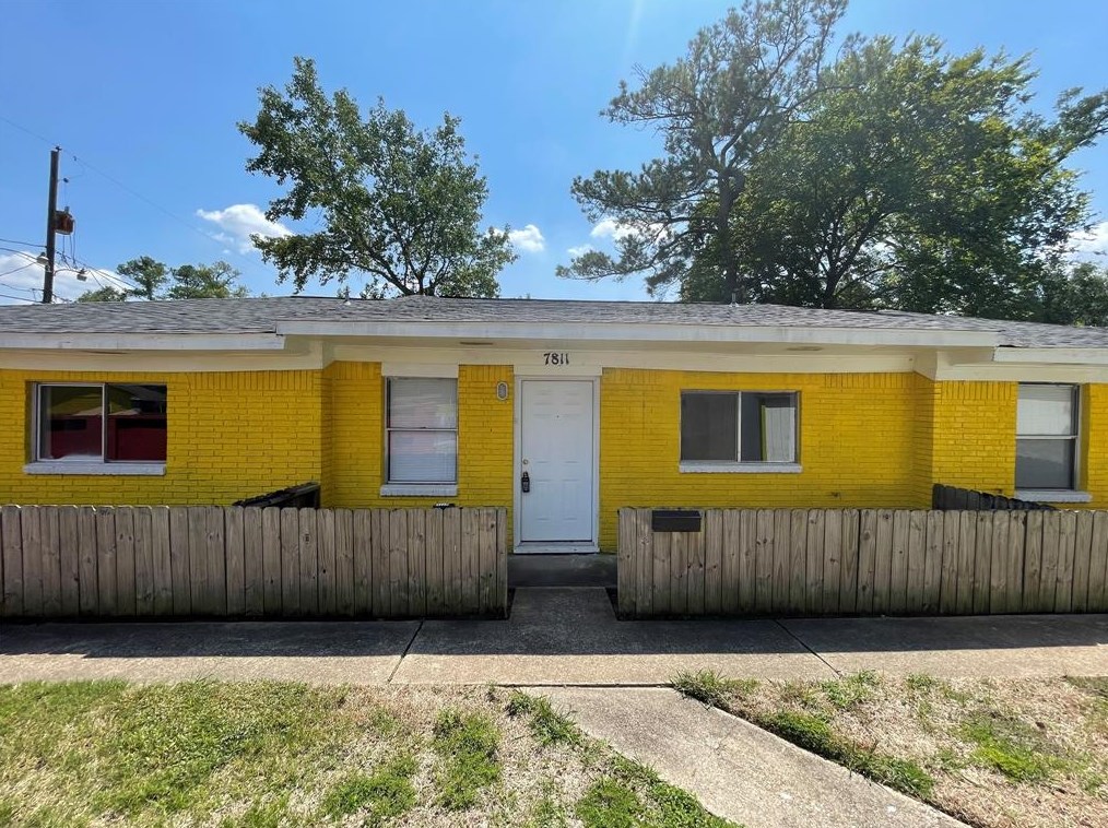 7811 Glass St, Houston, TX 77016