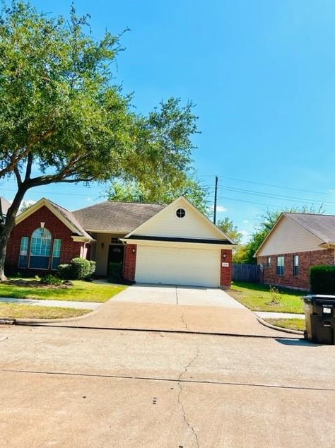 5519 Imperial Grove Dr, Houston, TX 77066-5123