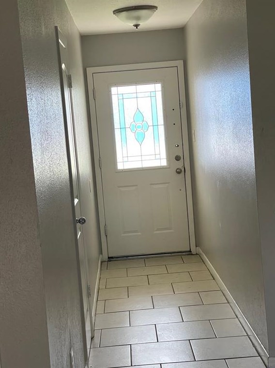413 S Chenango St, Angleton, TX 77515