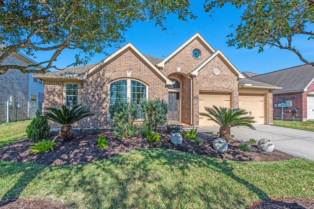 3038 Spring Hill Ln, League City, TX 77573-2018