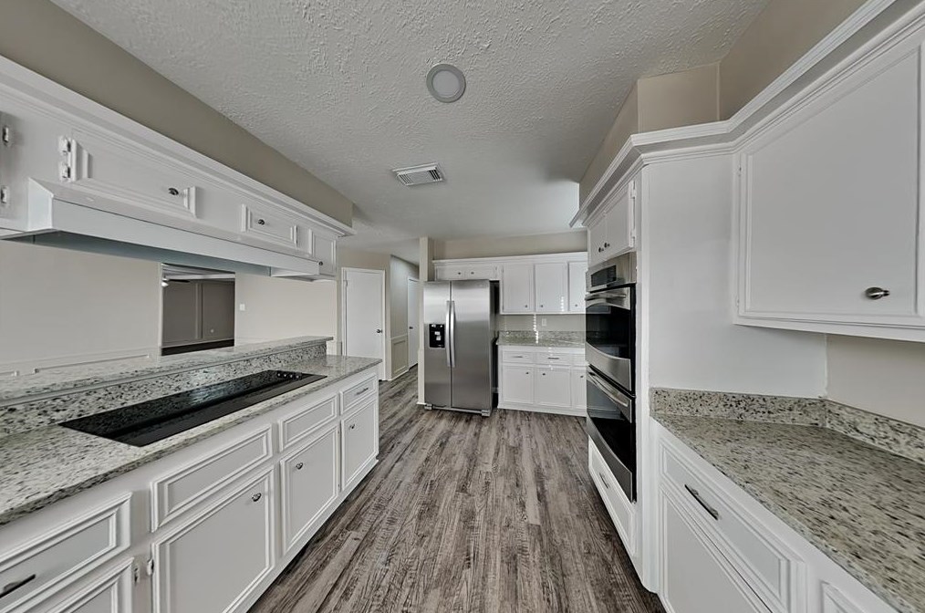 11811 Oakcroft Dr, Houston TX  77070-2340 exterior