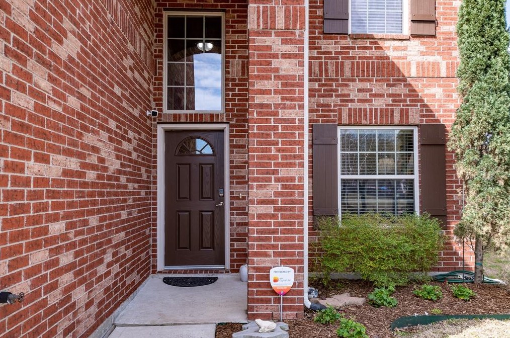 8011 Berkely Ct, Baytown, TX 77521-8851
