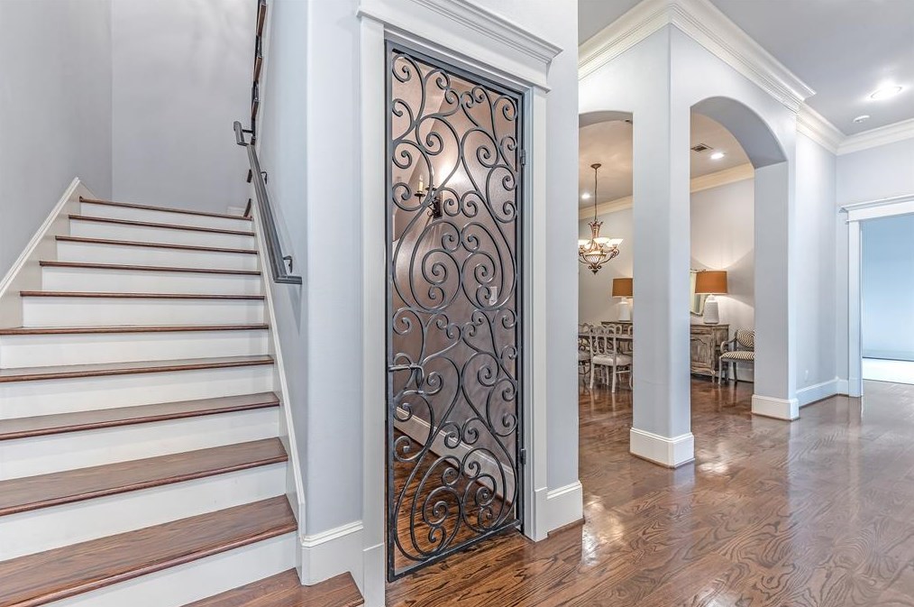 1419 Wakefield Dr, Houston TX  77018-5252 exterior