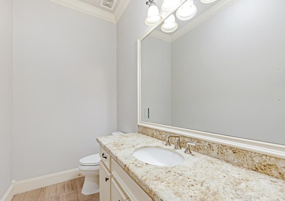 1419 Wakefield Dr, Houston TX  77018-5252 exterior